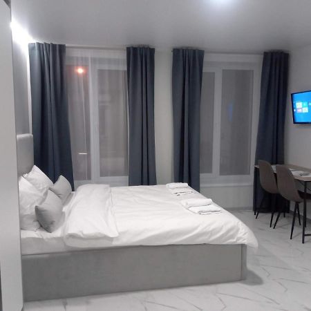 Pure Apartments Vip 4 Lviv Ngoại thất bức ảnh