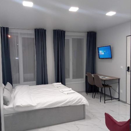 Pure Apartments Vip 4 Lviv Ngoại thất bức ảnh